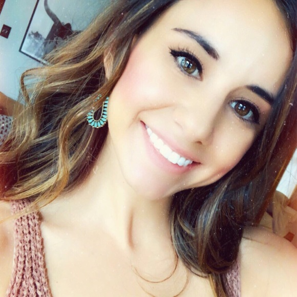 Meet your Posher, Jessie - Picture 1 of 1